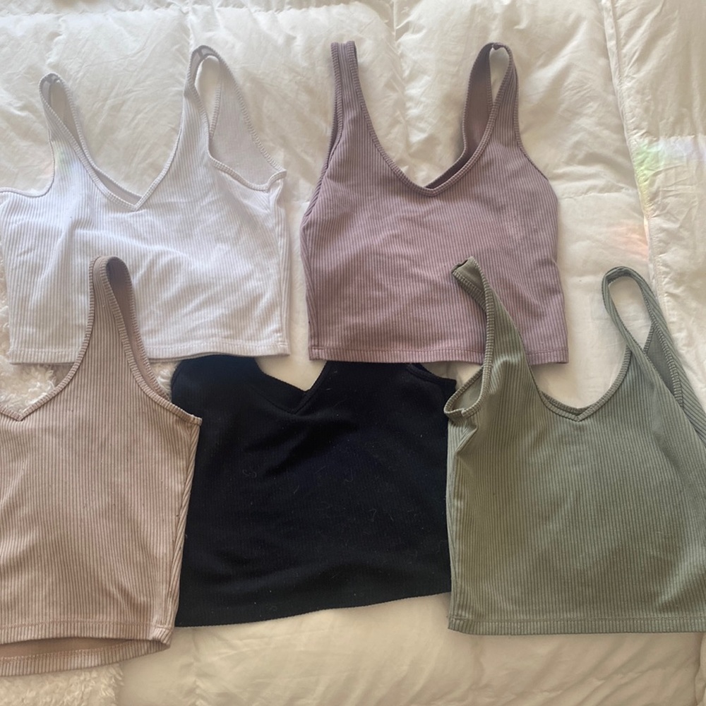 Bundle of 5 Hollister SEAMLESS RIBBED FABRIC V-NECK TANKS